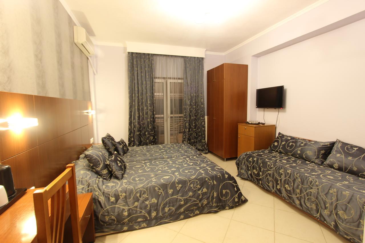 Hotel Mallas Nea Kallikrateia Dış mekan fotoğraf